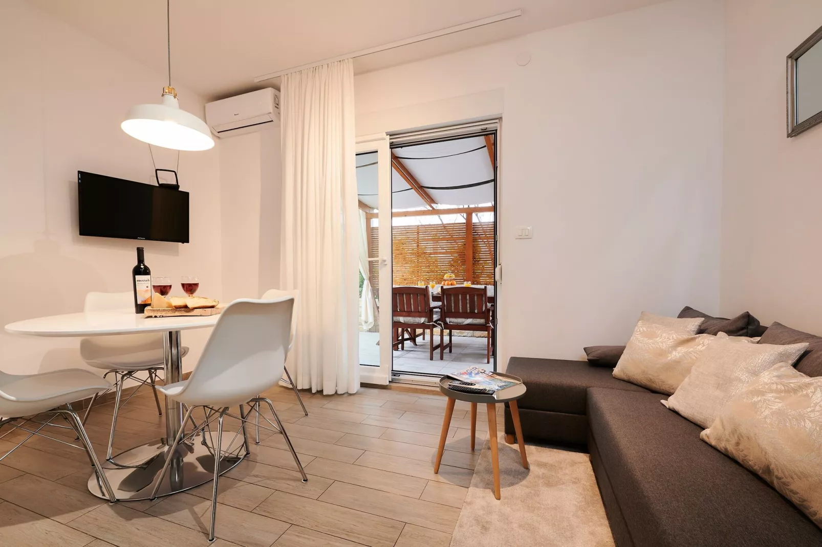 Apartment Boris (ST) - Two Bedroom Apartment with Terrace and Jacuzzi-Living room