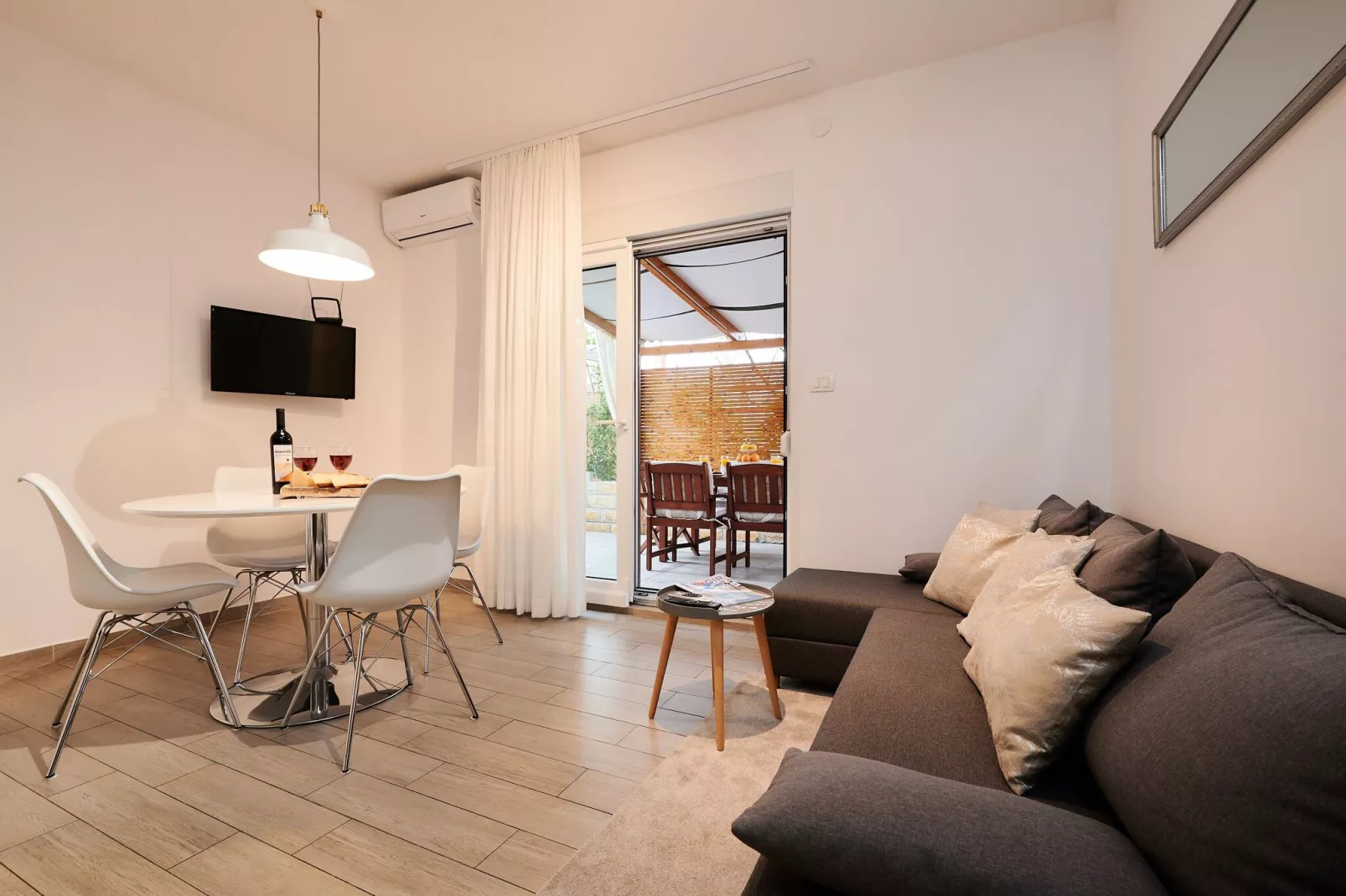 Apartment Boris (ST) - Two Bedroom Apartment with Terrace and Jacuzzi-Living room