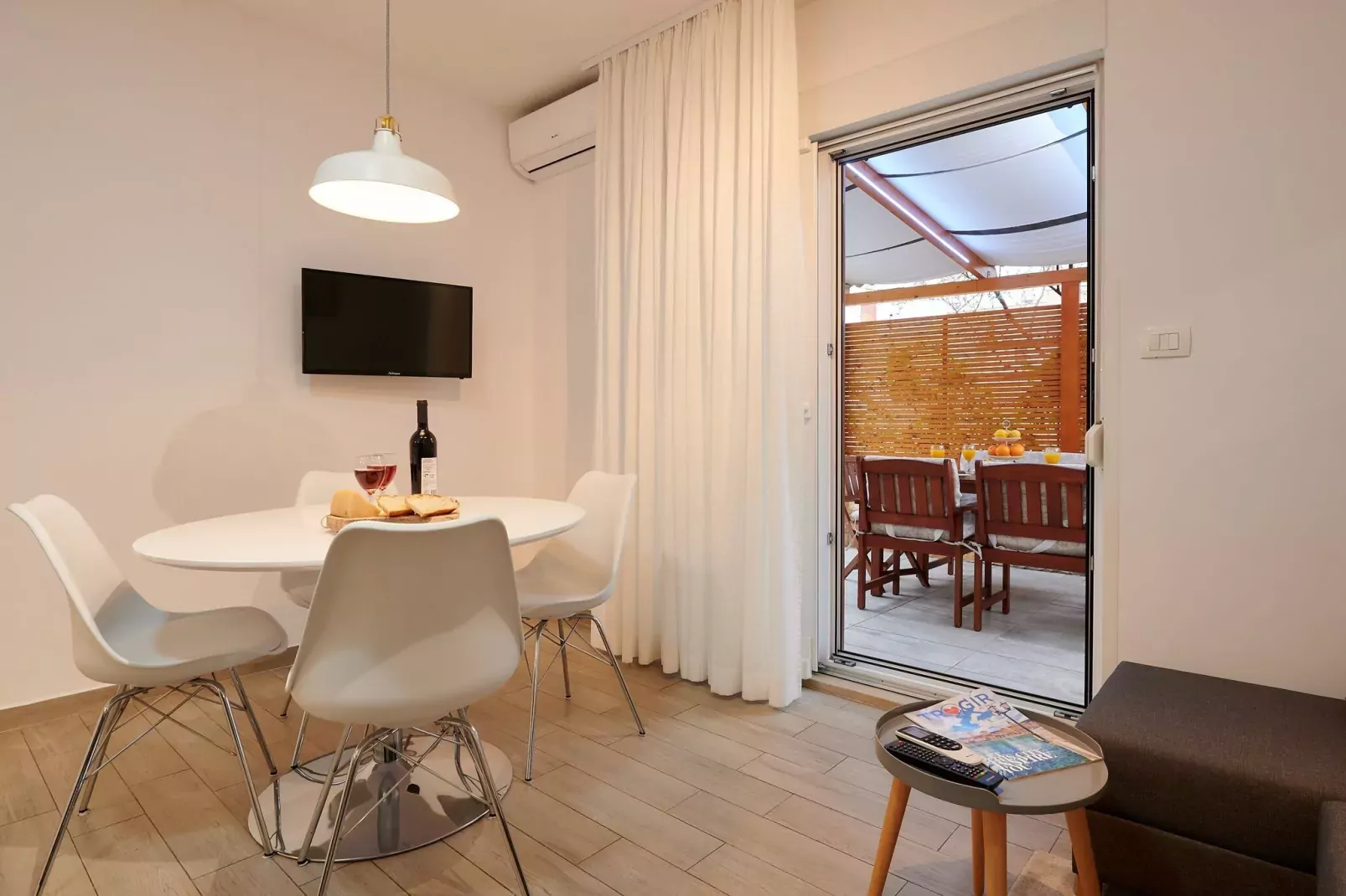 Apartment Boris (ST) - Two Bedroom Apartment with Terrace and Jacuzzi-Dining room