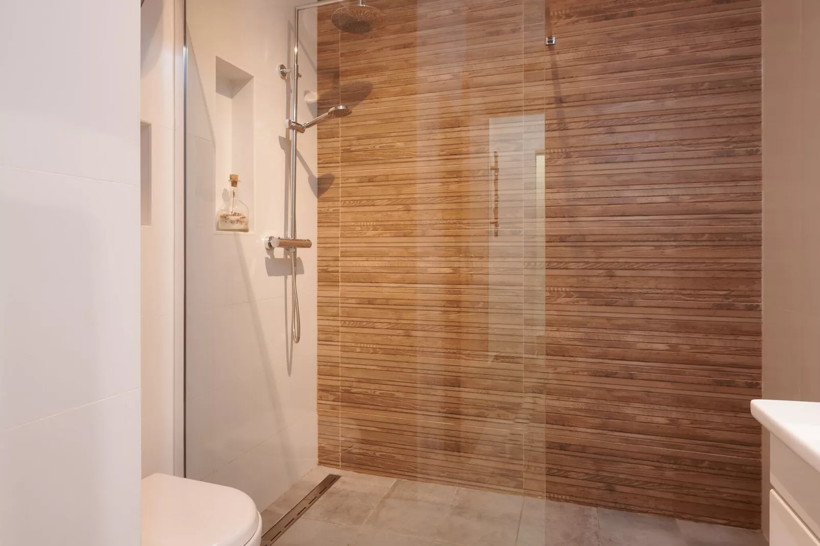 Apartment Boris (ST) - Two Bedroom Apartment with Terrace and Jacuzzi-Bathroom