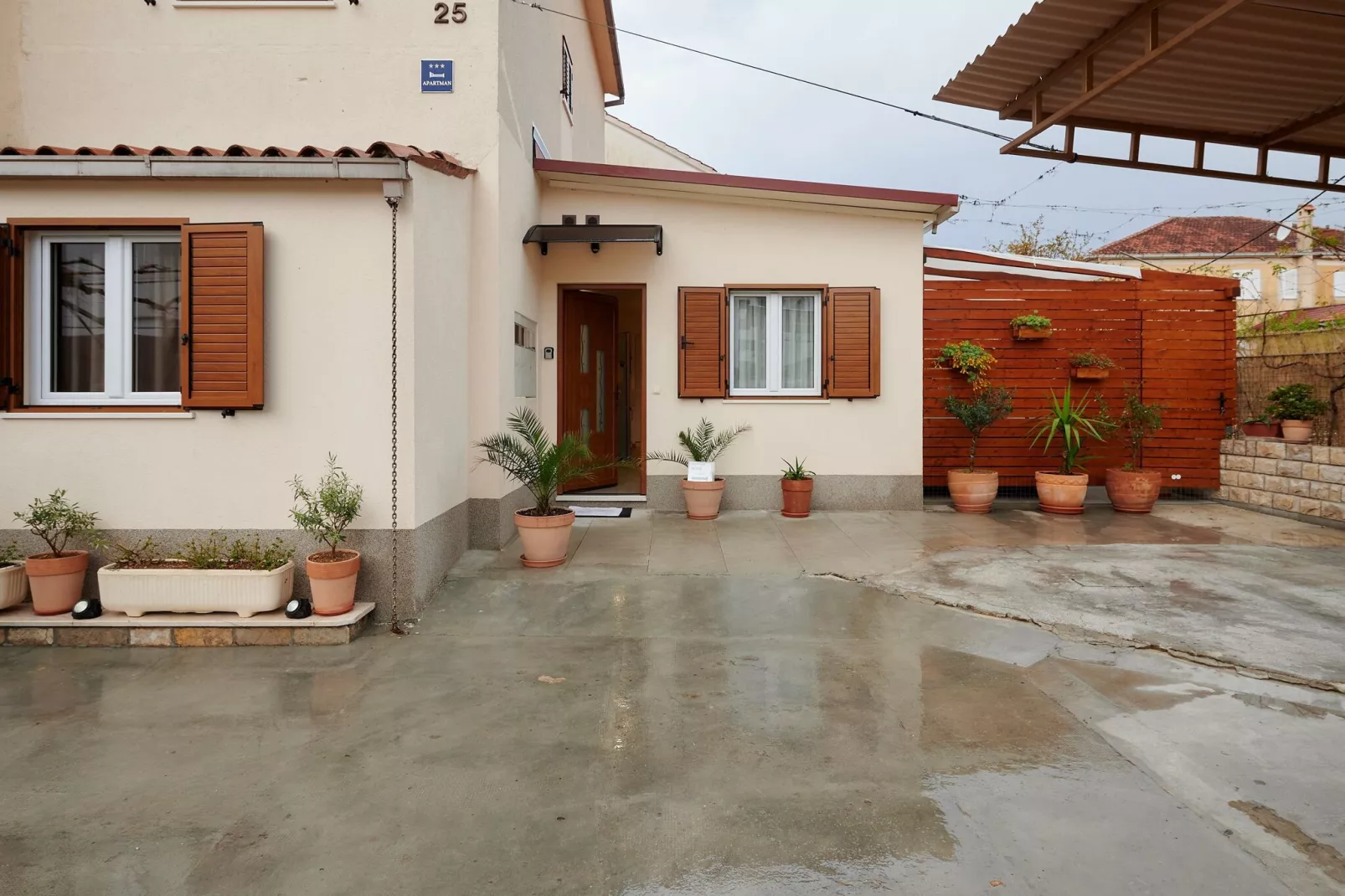 Apartment Boris (ST) - Two Bedroom Apartment with Terrace and Jacuzzi-Facilities