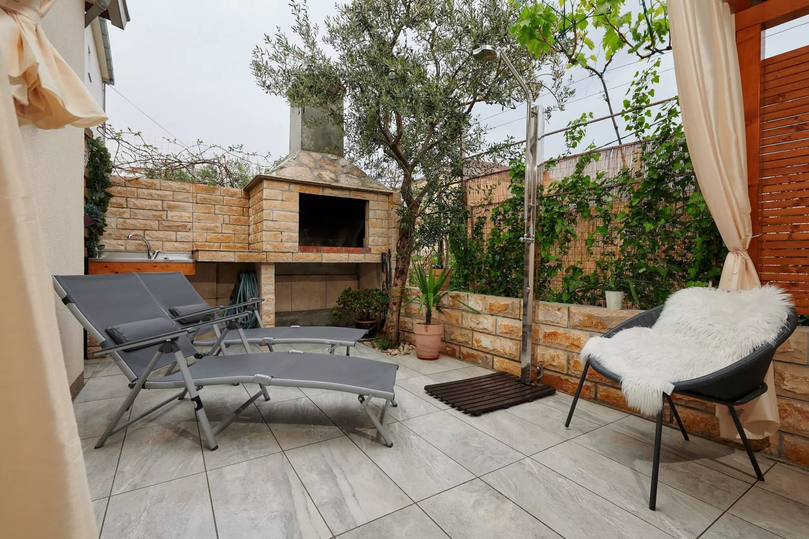 Apartment Boris (ST) - Two Bedroom Apartment with Terrace and Jacuzzi-Terrace