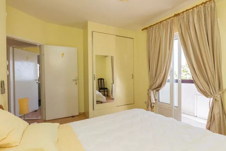 Apartment Milić - Two Bedroom Apartment with Terrace and Sea View (Sinjska 15)-Bedroom