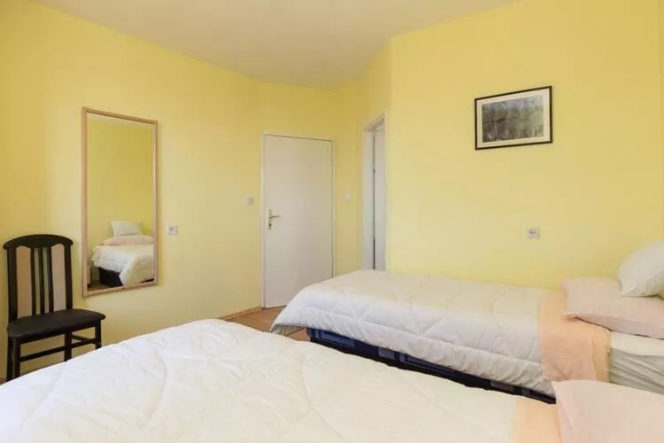 Apartment Milić - Two Bedroom Apartment with Terrace and Sea View (Sinjska 15)-Bedroom