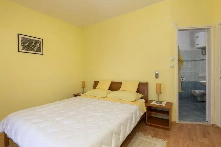 Apartment Milić - Two Bedroom Apartment with Terrace and Sea View (Sinjska 15)-Bedroom