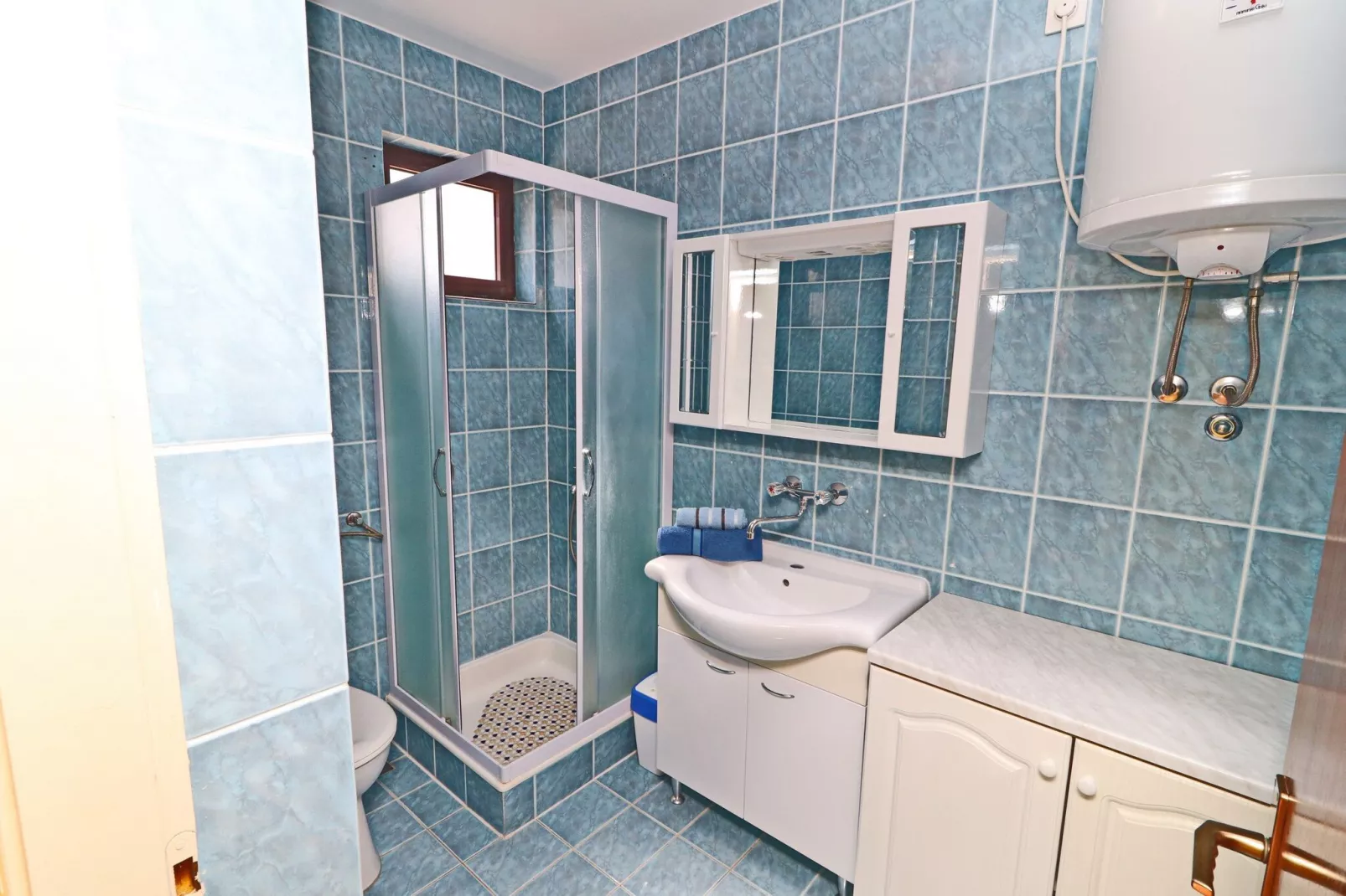 Apartments Villa Senija - Superior Two Bedroom Apartment with Terrace and Sea View (Blue Sky)-Bathroom