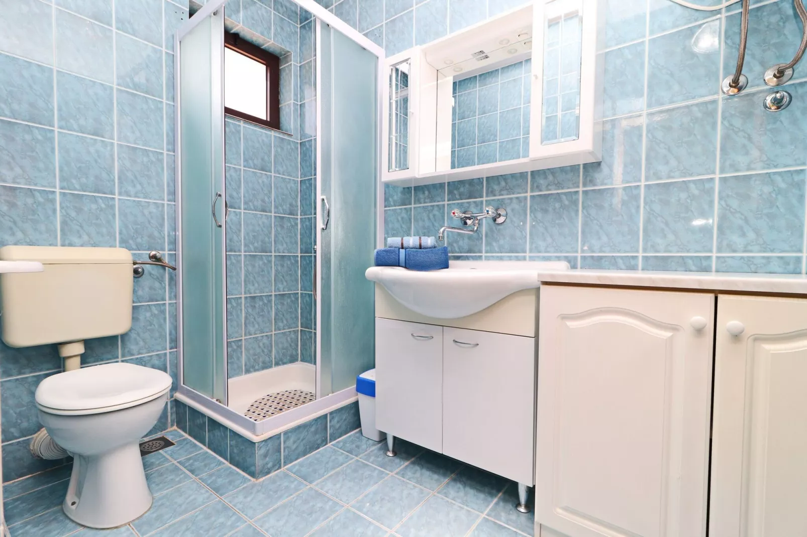 Apartments Villa Senija - Superior Two Bedroom Apartment with Terrace and Sea View (Blue Sky)-Bathroom