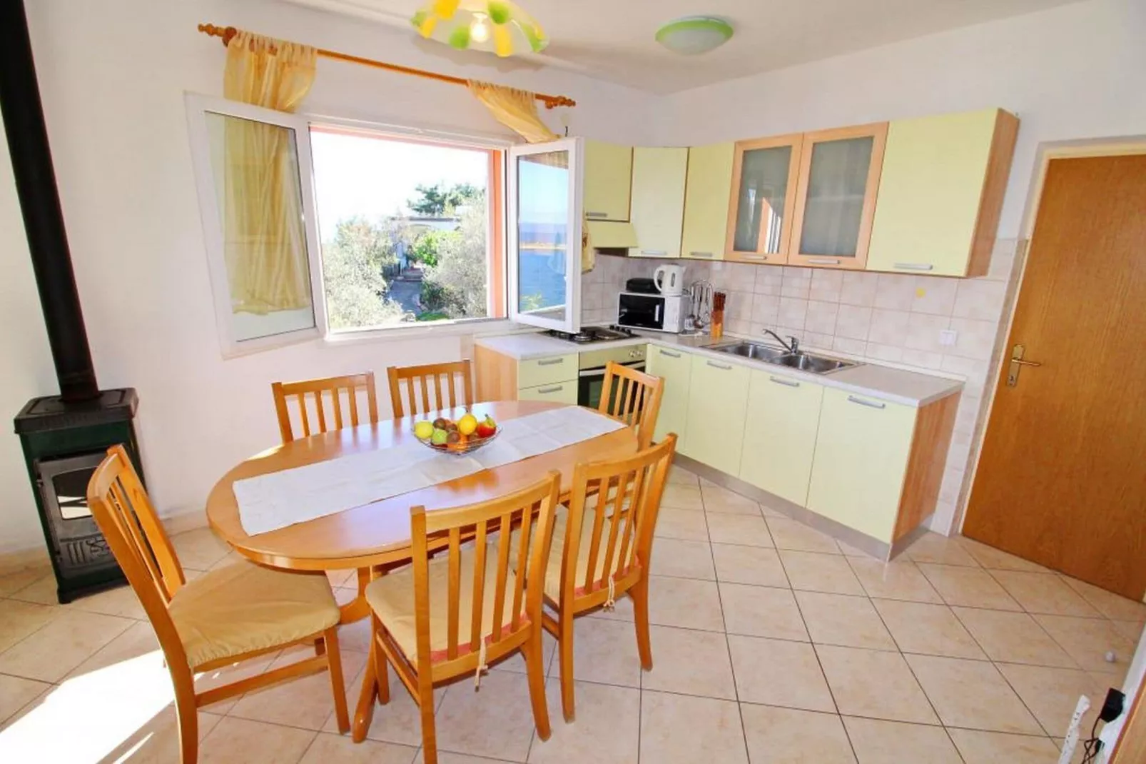 Apartments Sea Line - One Bedroom Apartment with Terrace and Sea View-Dining room