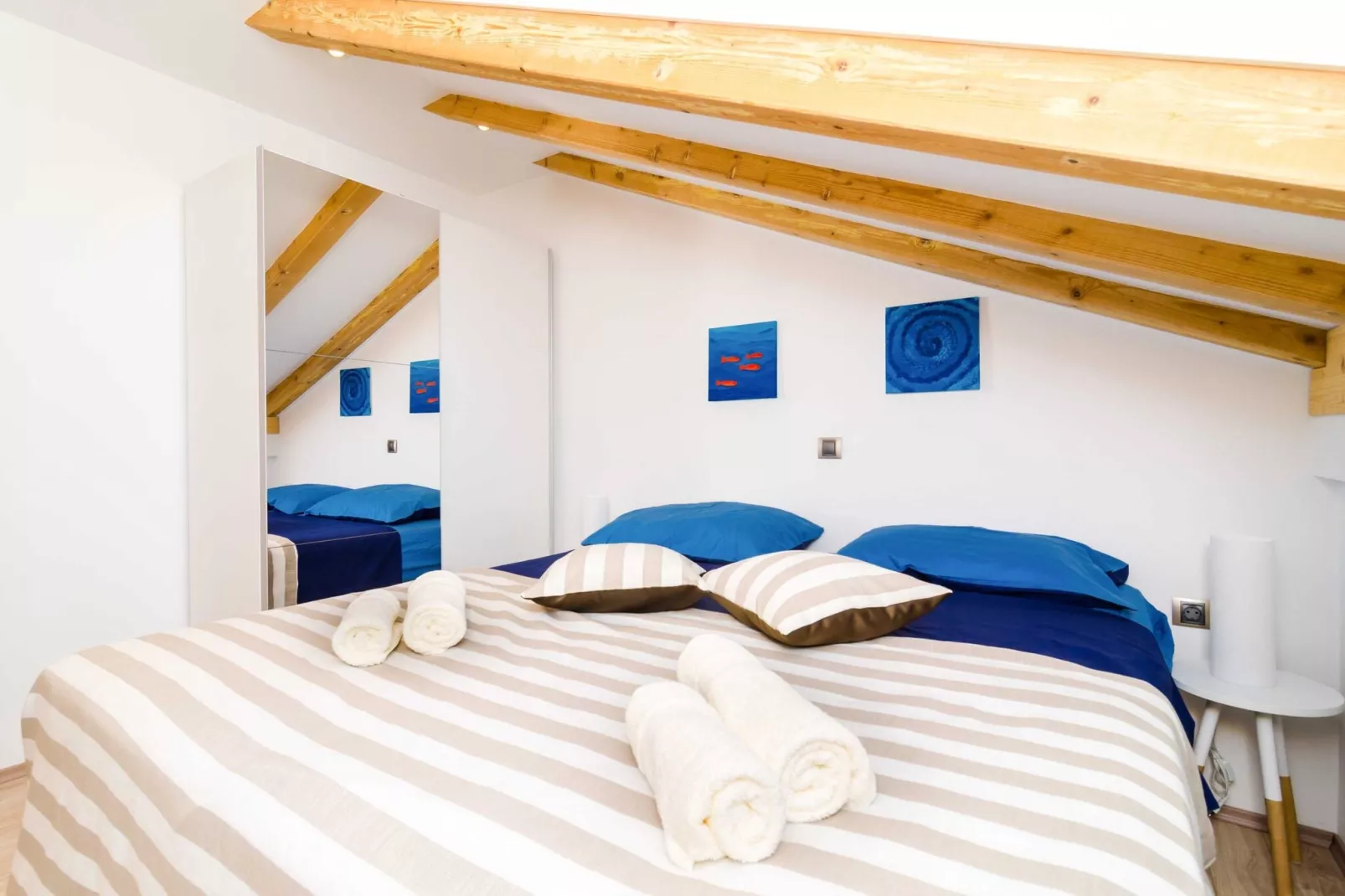 Apartments Knego - Two Bedroom Apartment with Balcony and Sea View-Bedroom