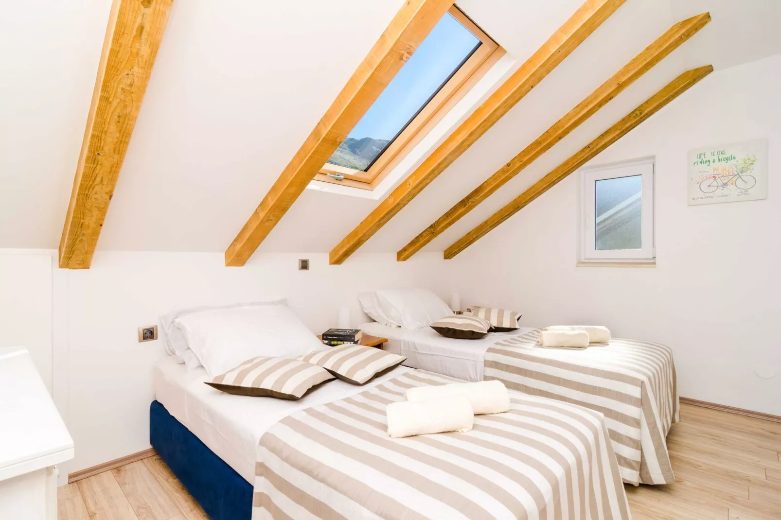 Apartments Knego - Two Bedroom Apartment with Balcony and Sea View-Bedroom