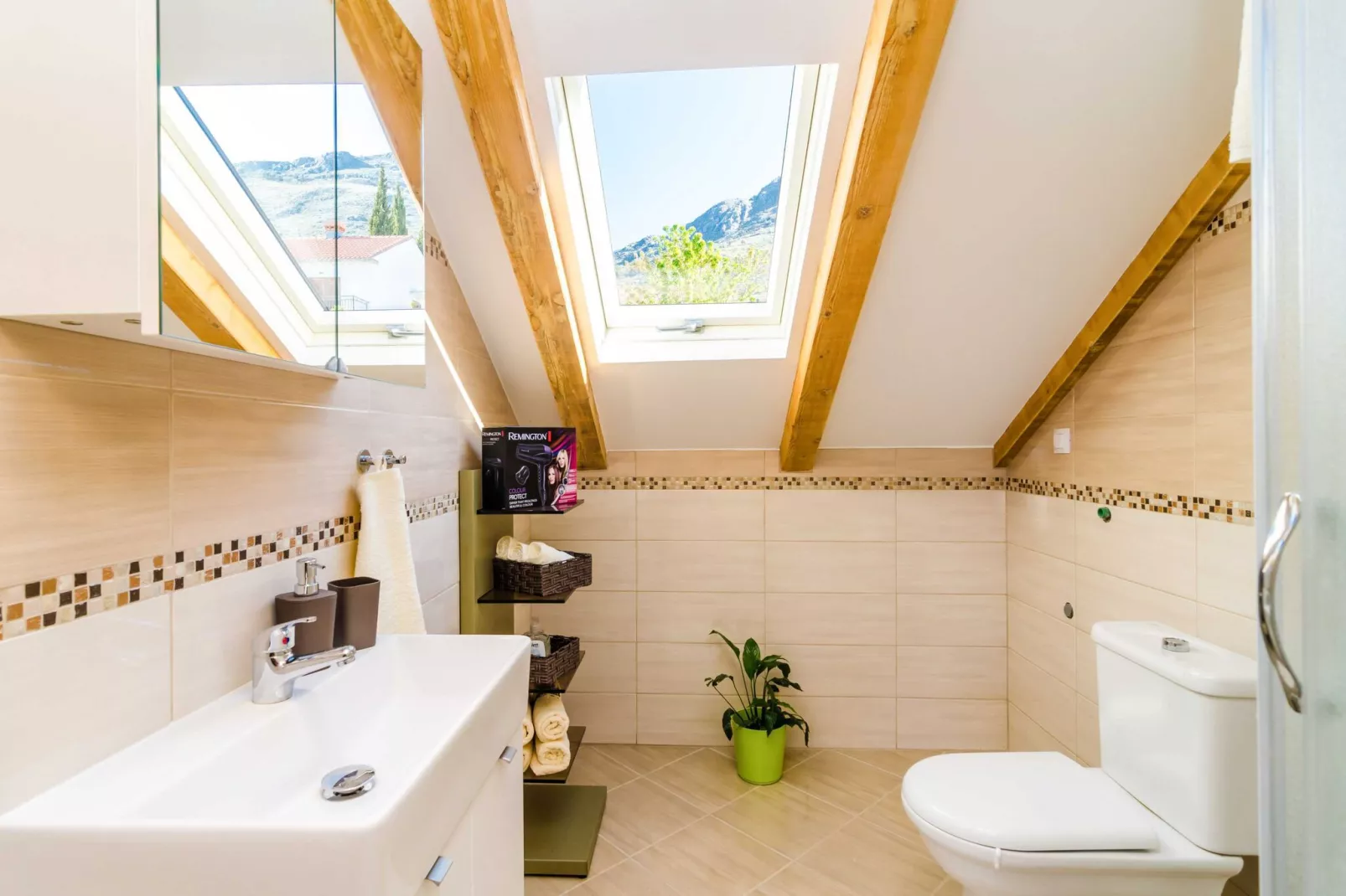 Apartments Knego - Two Bedroom Apartment with Balcony and Sea View-Bathroom