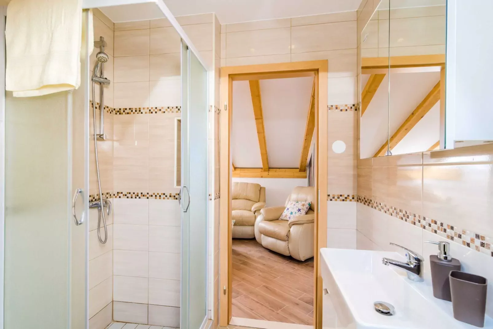 Apartments Knego - Two Bedroom Apartment with Balcony and Sea View-Bathroom