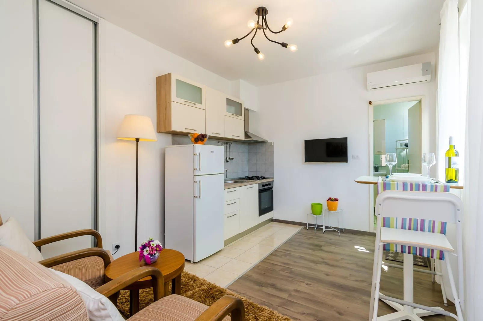 Apartments Knego - One Bedroom Apartment with Balcony and Sea View-Kitchen