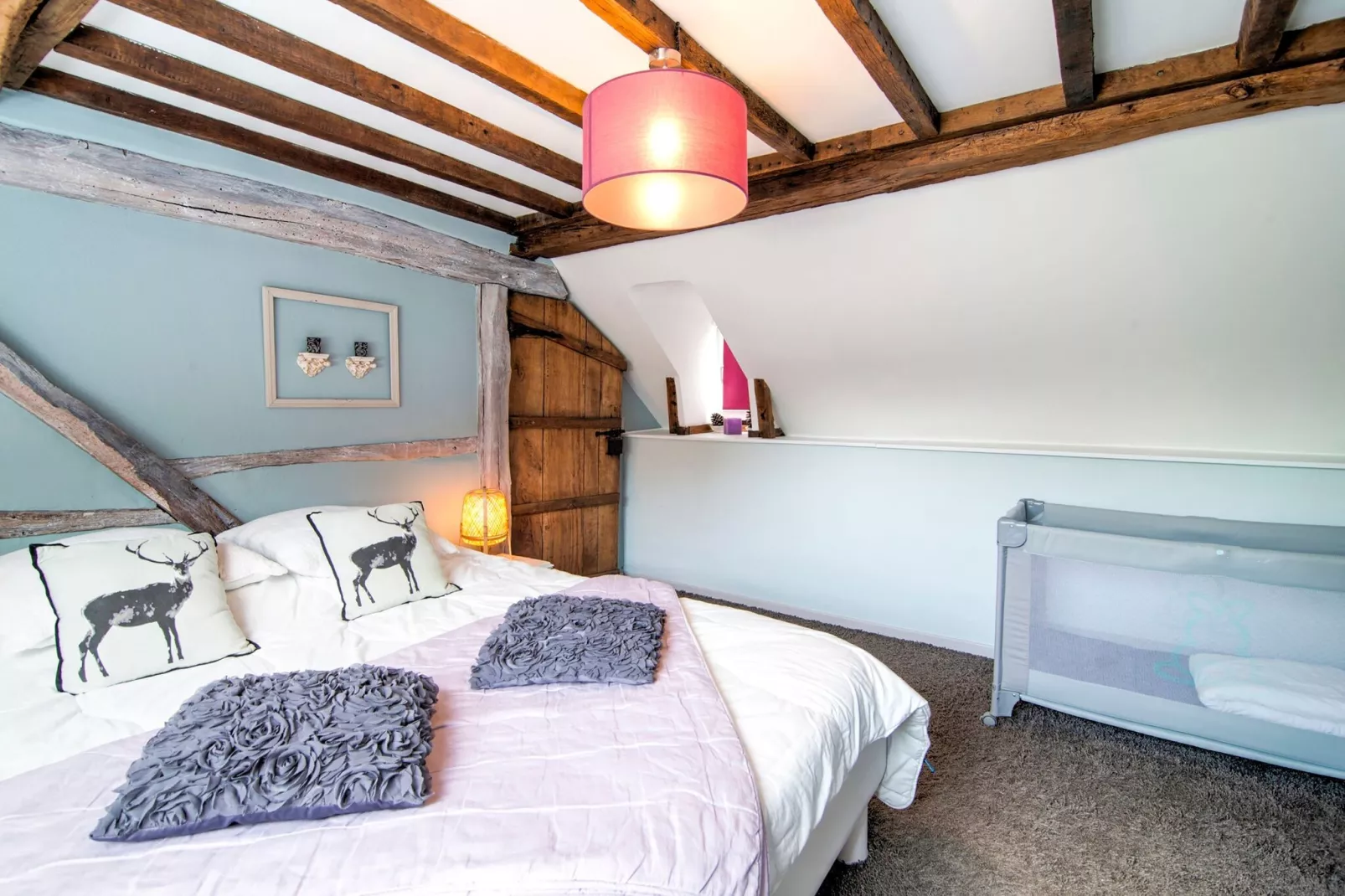 La Romaine-Bedroom