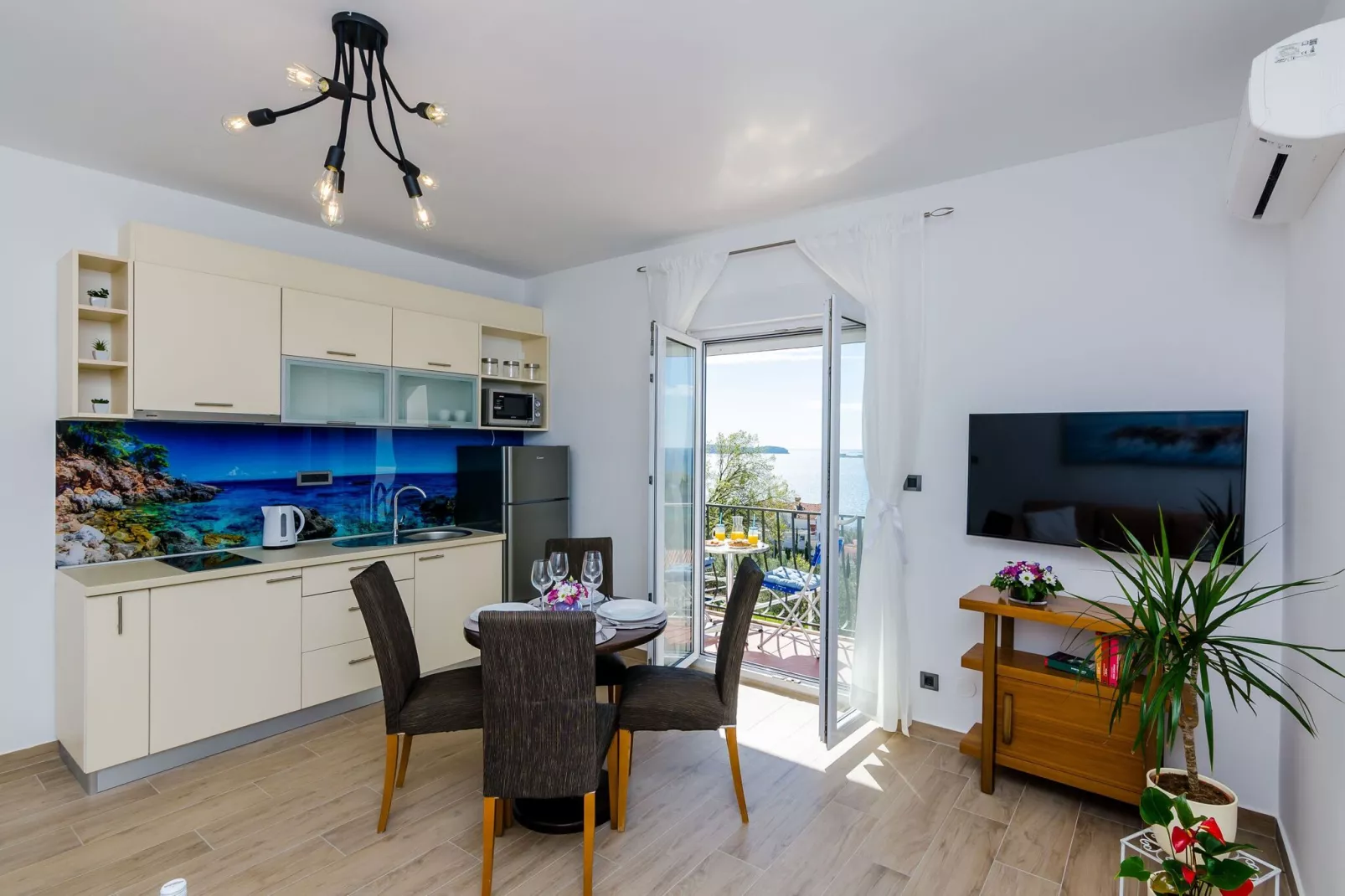 Apartments Knego - Comfort One Bedroom Apartment with Balcony and Sea View-Kitchen