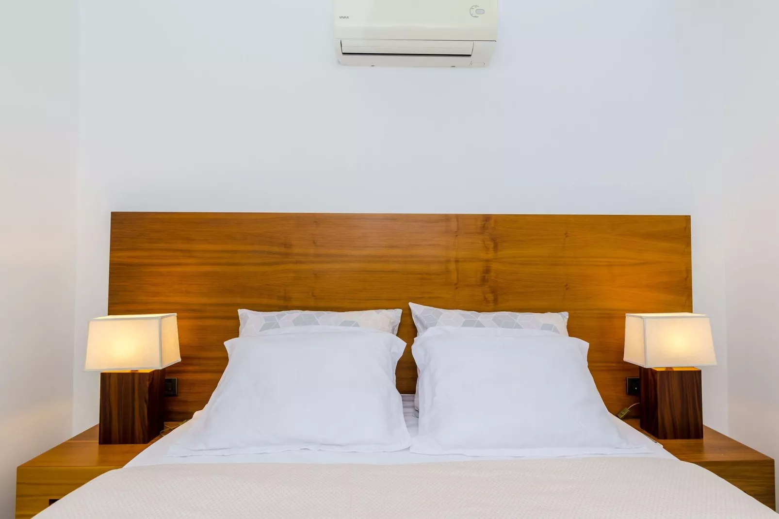 Apartments Knego - Comfort One Bedroom Apartment with Balcony and Sea View-Bedroom