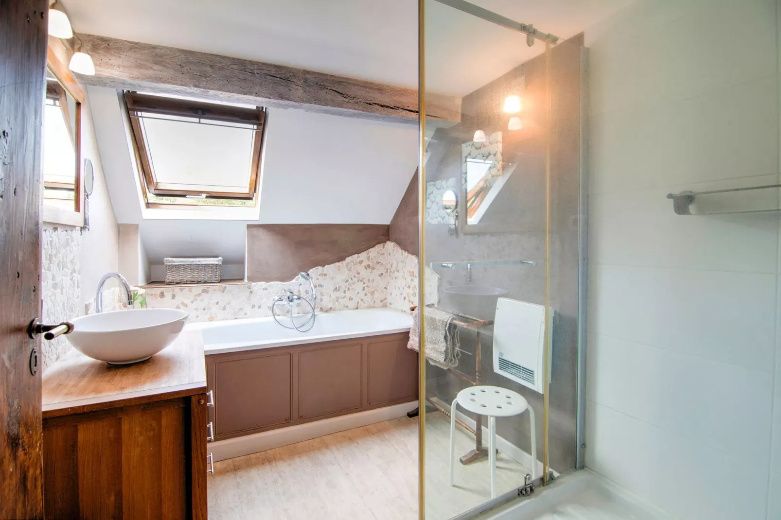 La Romaine-Bathroom