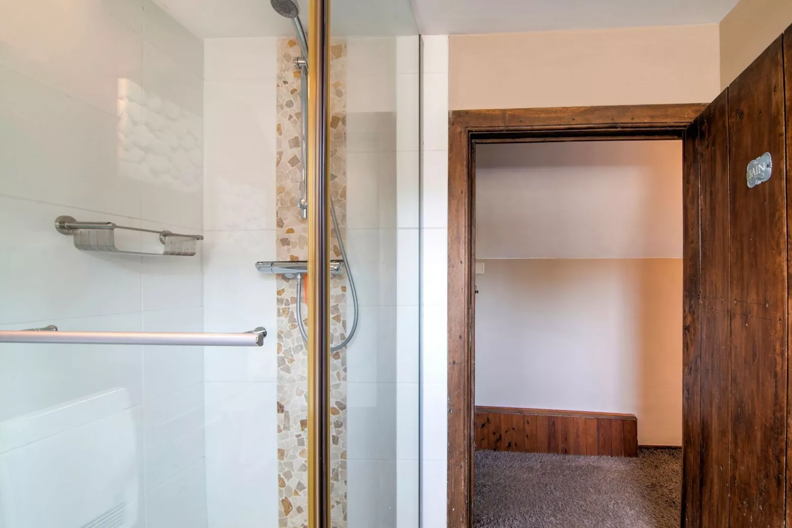 La Romaine-Bathroom