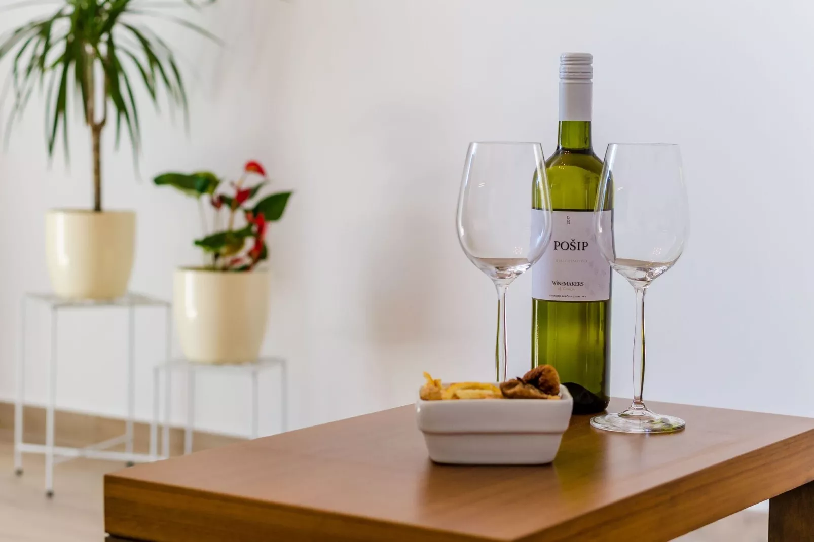 Apartments Knego - Comfort One Bedroom Apartment with Balcony and Sea View-Indoor