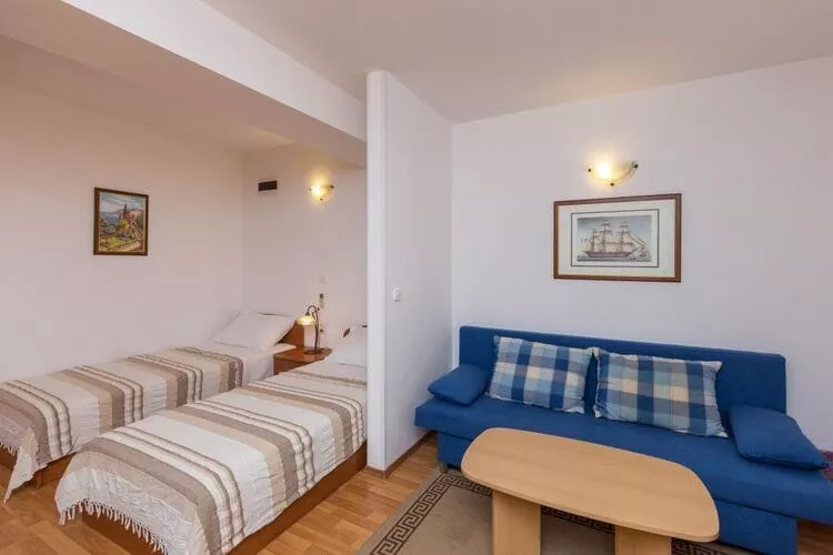 Apartments Milanović - Premium Studio Apartment with Terrace and Garden View-Schlafzimmer