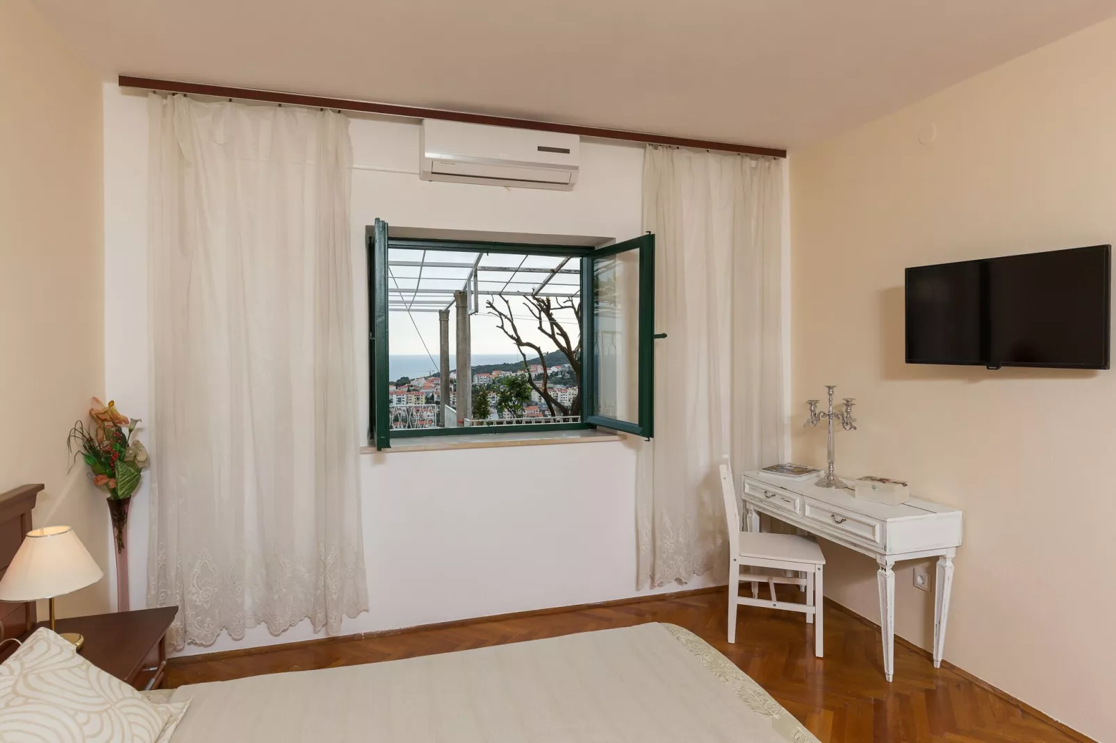 Apartment A Kind Of Magic - One Bedroom Apartment with Terrace and Sea View-Bedroom