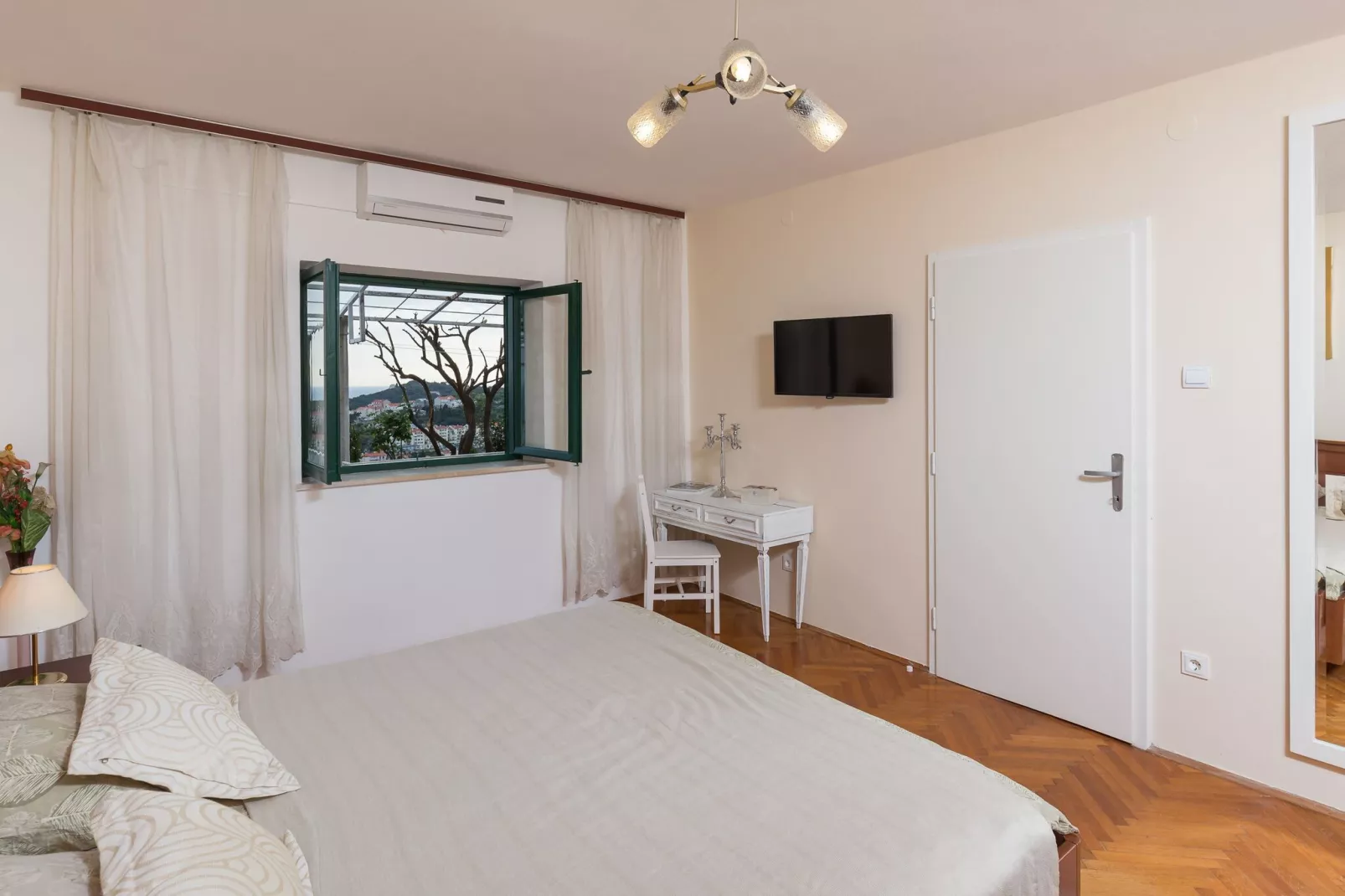 Apartment A Kind Of Magic - One Bedroom Apartment with Terrace and Sea View-Bedroom