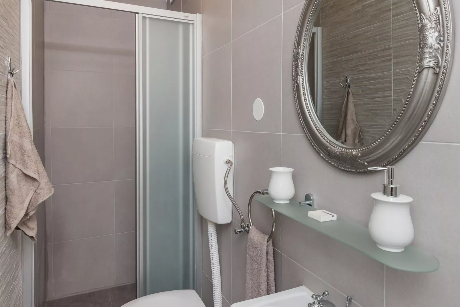 Apartment A Kind Of Magic - One Bedroom Apartment with Terrace and Sea View-Bathroom