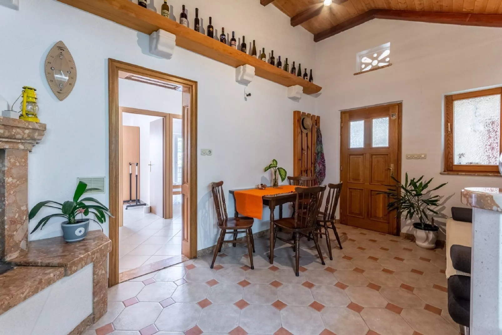 Apartments Darija - One Bedroom Apartment (ST)-Dining room