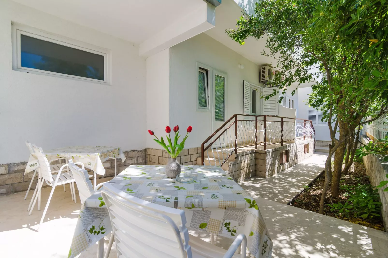 Apartments & Rooms Barišić - Superior Studio Apartment with Balcony and Garden View (G2-7)-Terrace balcony