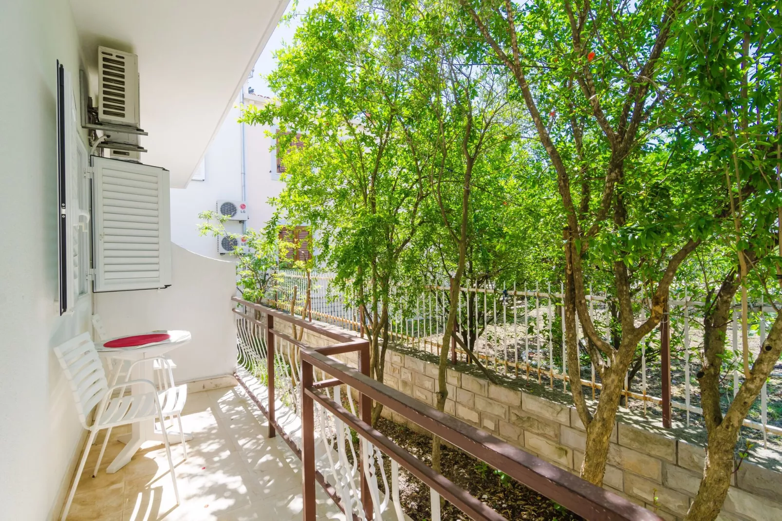 Apartments & Rooms Barišić - Superior Studio Apartment with Balcony and Garden View (G2-7)-Outdoor