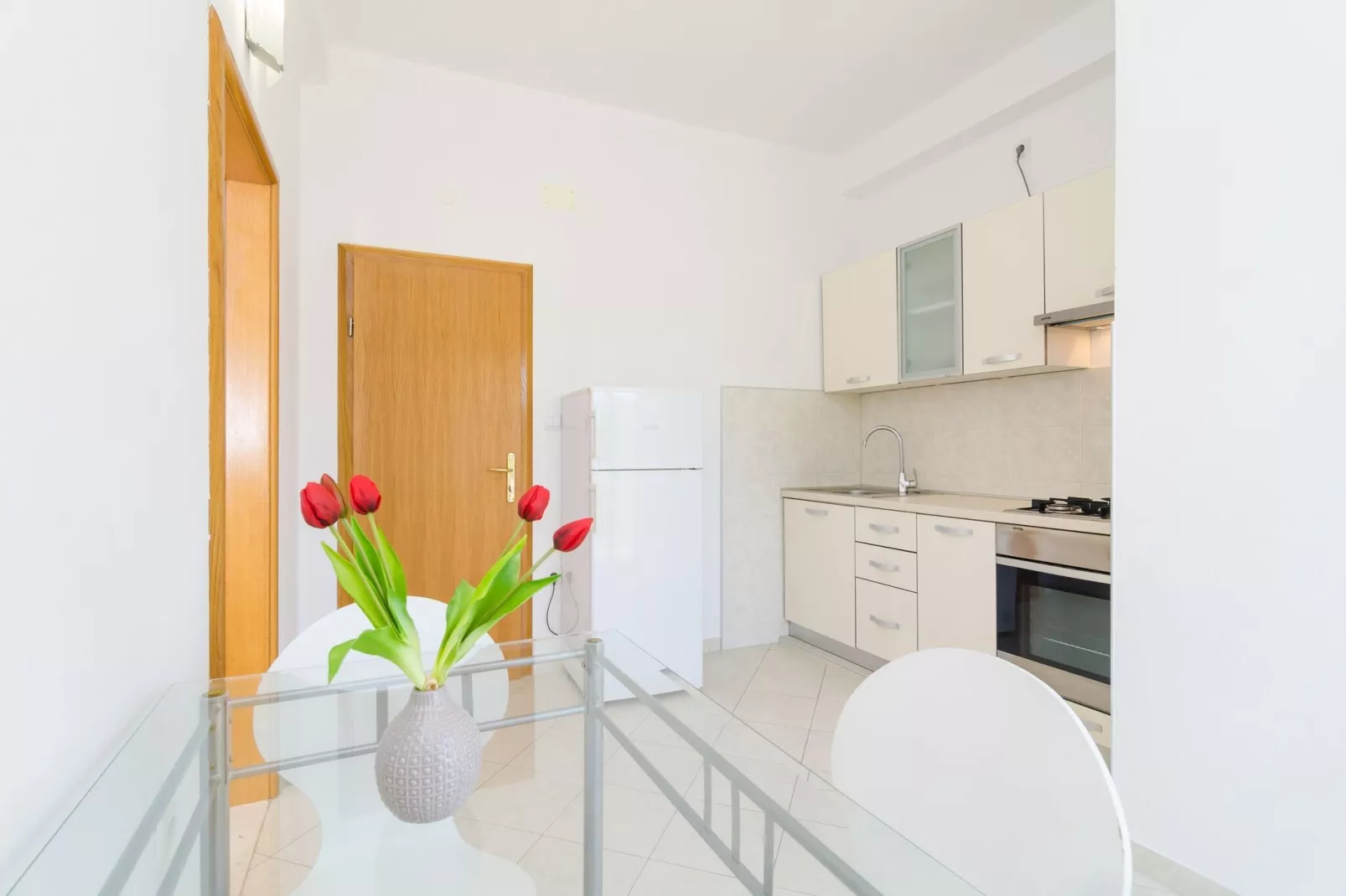 Apartments & Rooms Barišić - Studio Apartment with Balcony and Garden View (First Floor)-APT 9-Kitchen