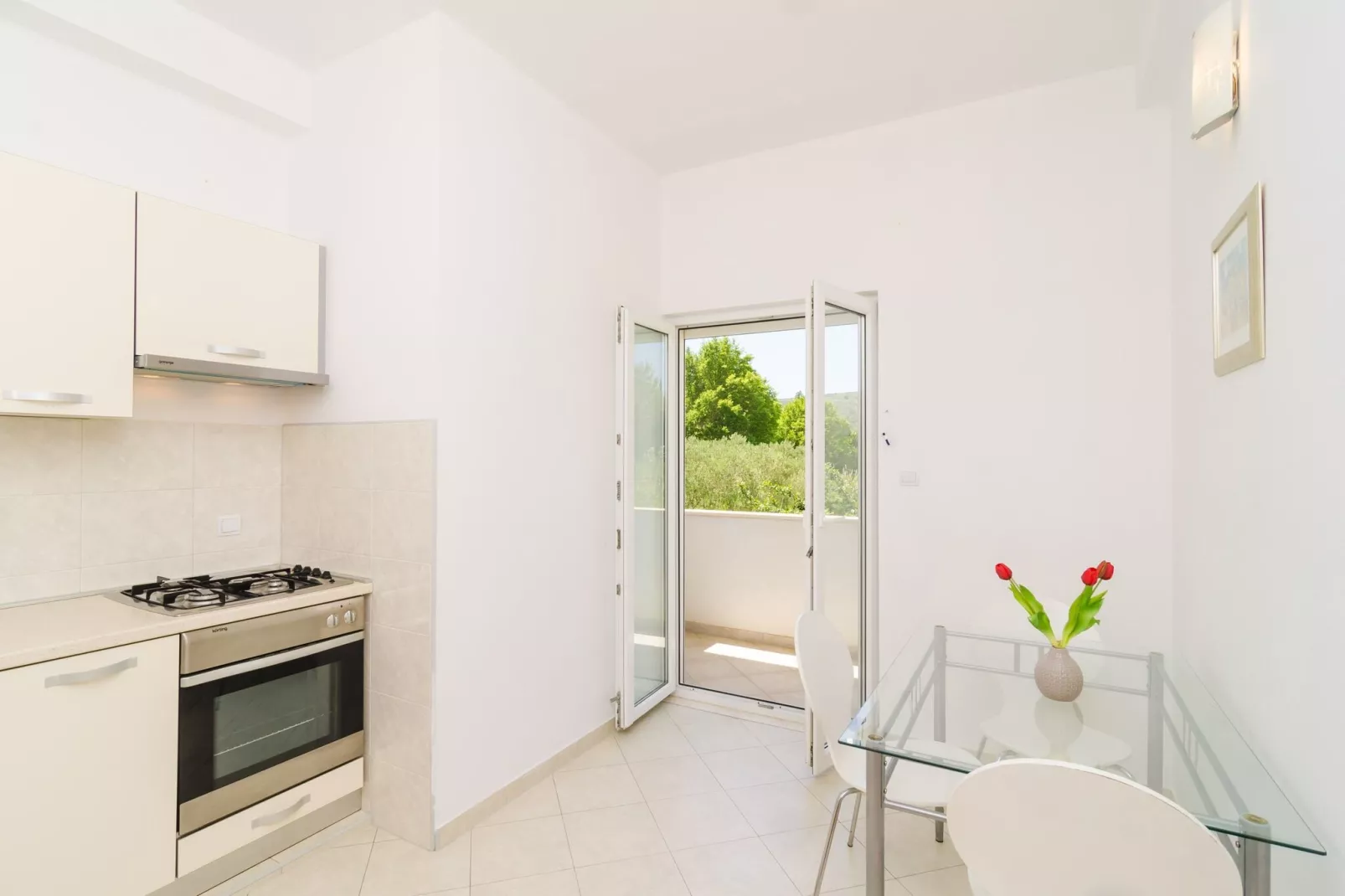 Apartments & Rooms Barišić - Studio Apartment with Balcony and Garden View (First Floor)-APT 9-Kitchen