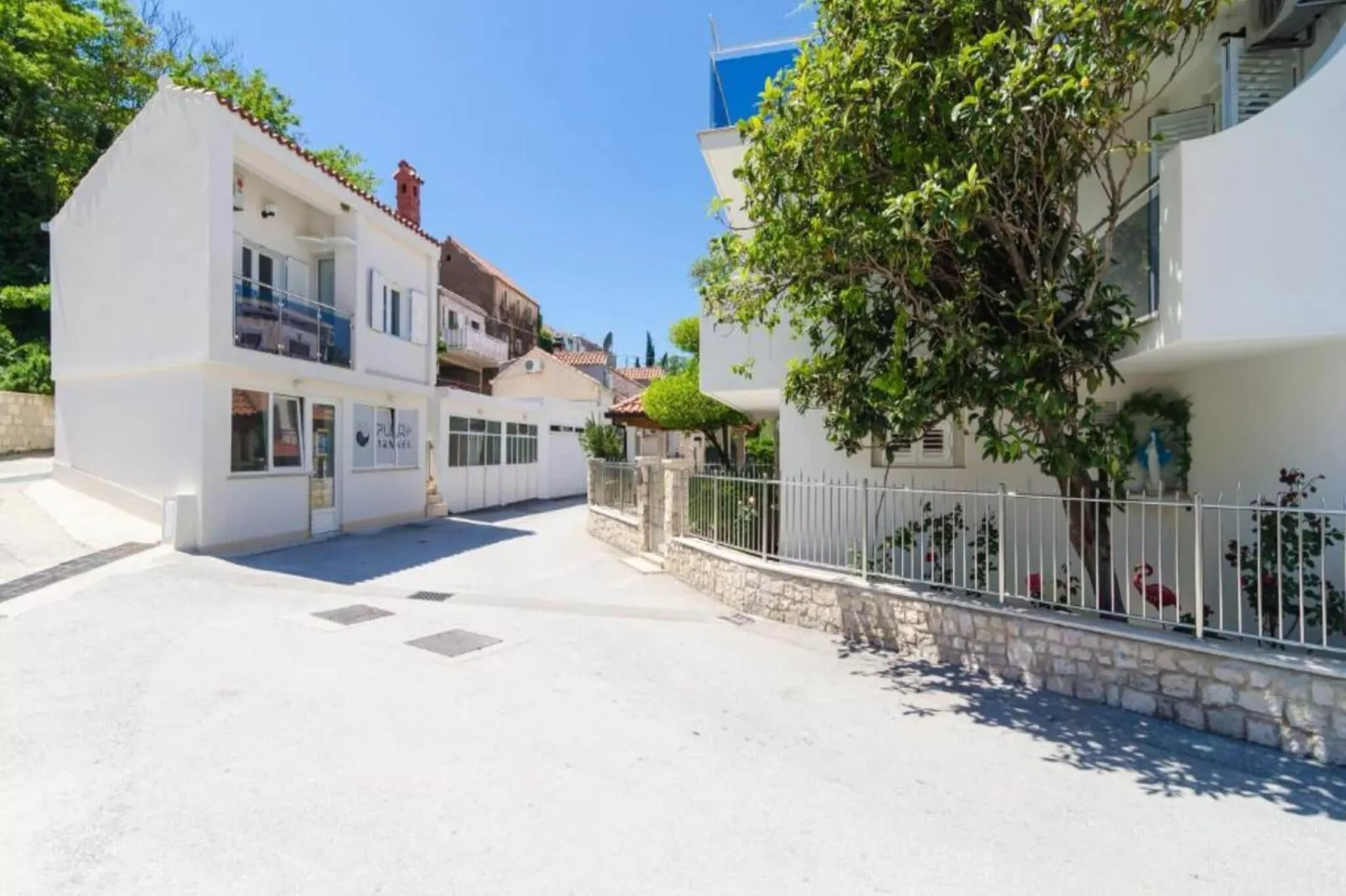 Apartments & Rooms Barišić - Studio Apartment with Balcony and Garden View (First Floor)-APT 9-Outdoor