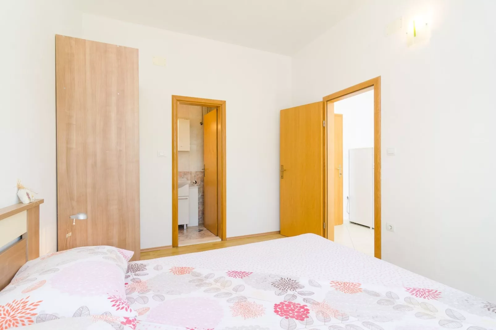 Apartments & Rooms Barišić - Studio Apartment with Balcony and Garden View (Second Floor)-APT 13-Indoor