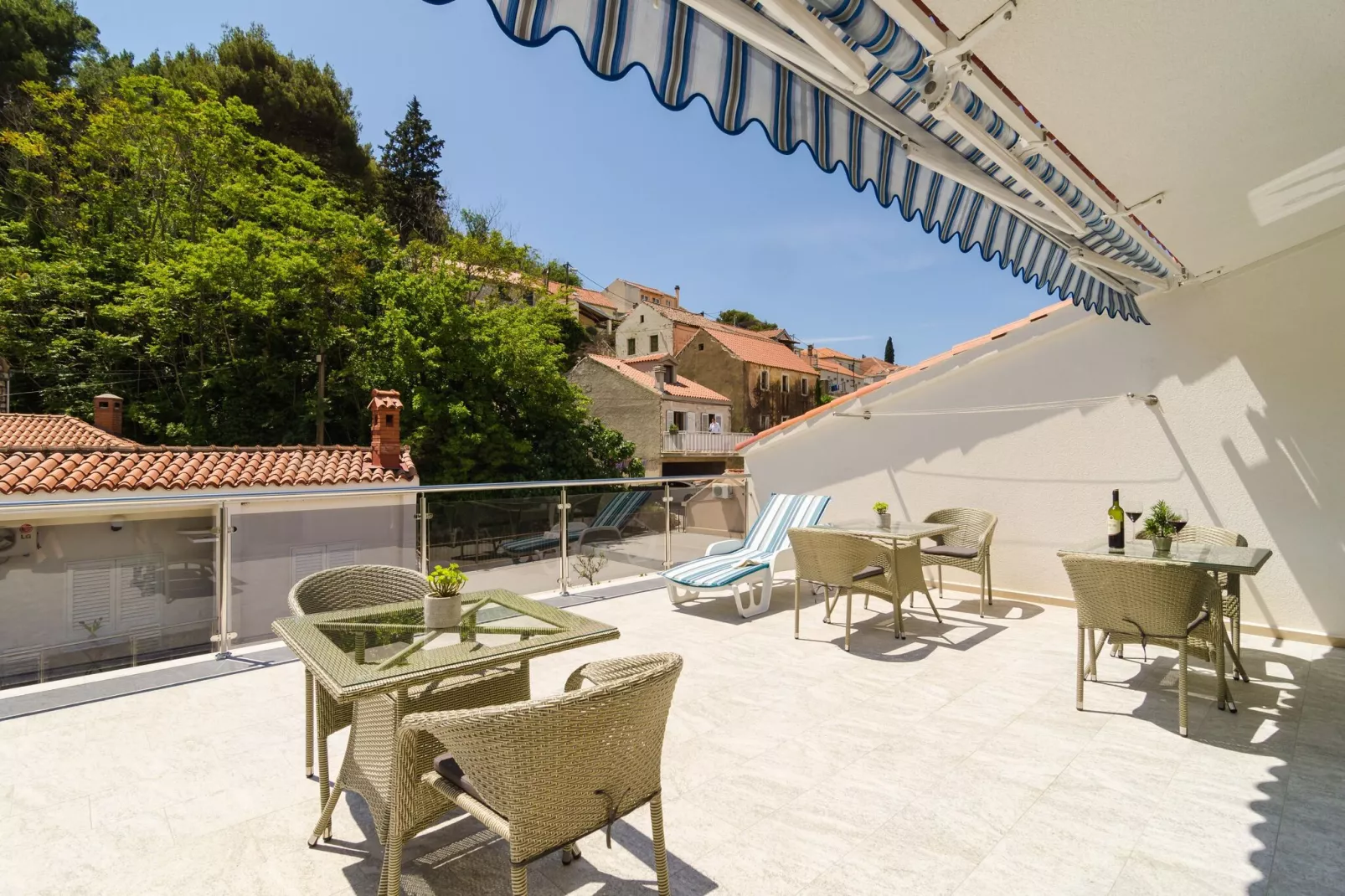 Apartments & Rooms Barišić -  Double Room with Patio and Garden View(Second floor-Soba 2)-Terrace