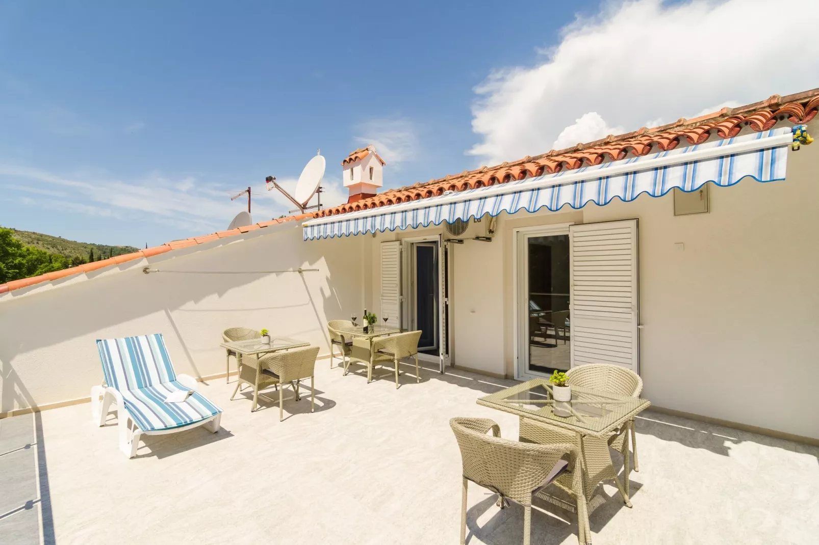 Apartments & Rooms Barišić -  Double Room with Patio and Garden View(Second floor-Soba 2)-Terrace