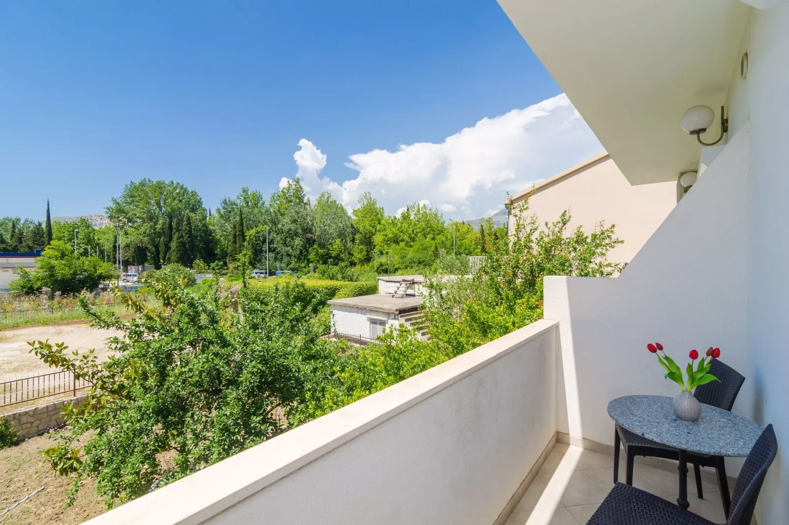 Apartments & Rooms Barišić - Double Room with Balcony and Garden View (First floor-Soba 8)-Terrace balcony
