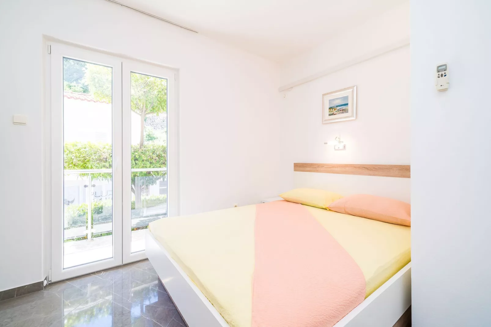 Apartments & Rooms Barišić-Standard One Bedroom Apartment with Balcony and Garden View(APT-3)-Bedroom