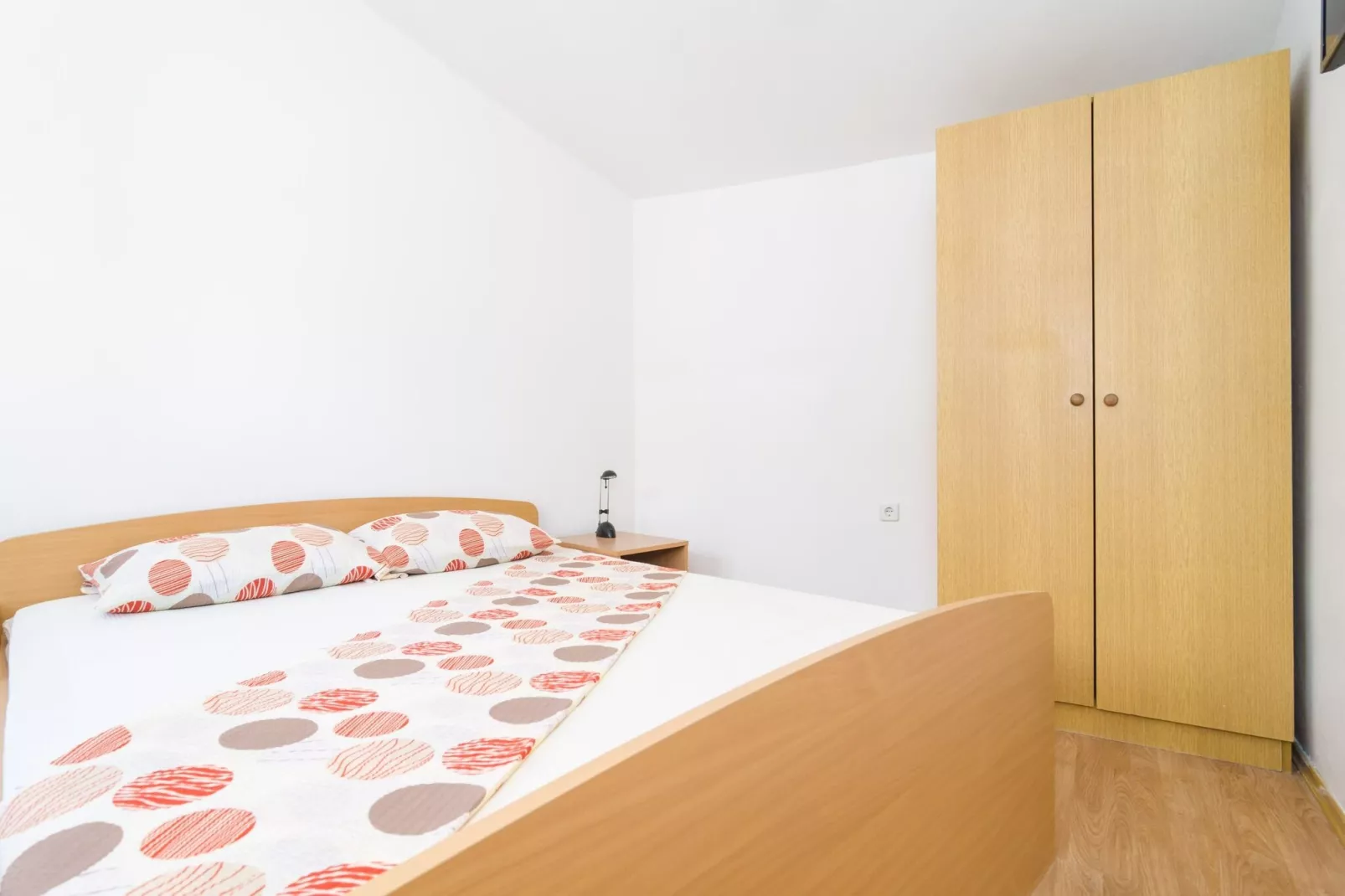 Apartments & Rooms Barišić-Comfort One Bedroom Apartment with Balcony and Garden View (Apt Preko-5)-Bedroom