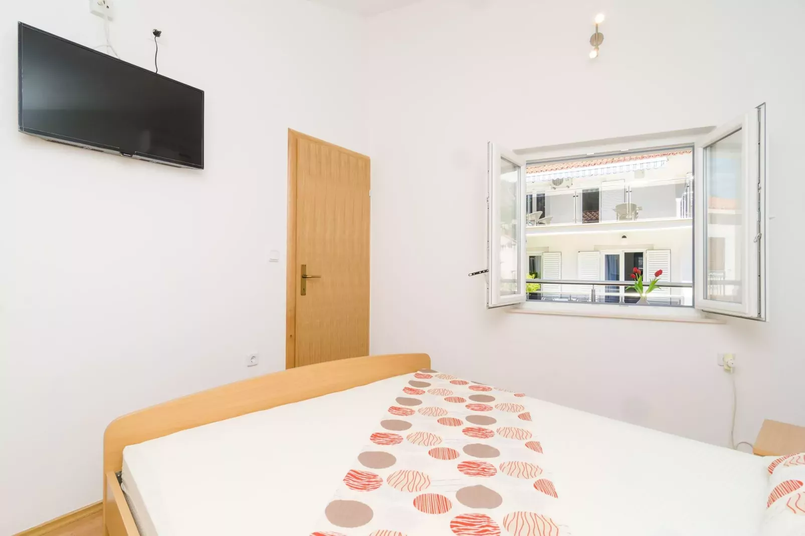 Apartments & Rooms Barišić-Comfort One Bedroom Apartment with Balcony and Garden View (Apt Preko-5)-Bedroom