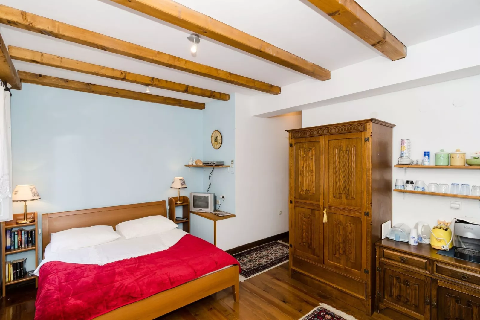 Apartment Taura -  Studio Apartment with Balcony and Old City View-Wohnzimmer