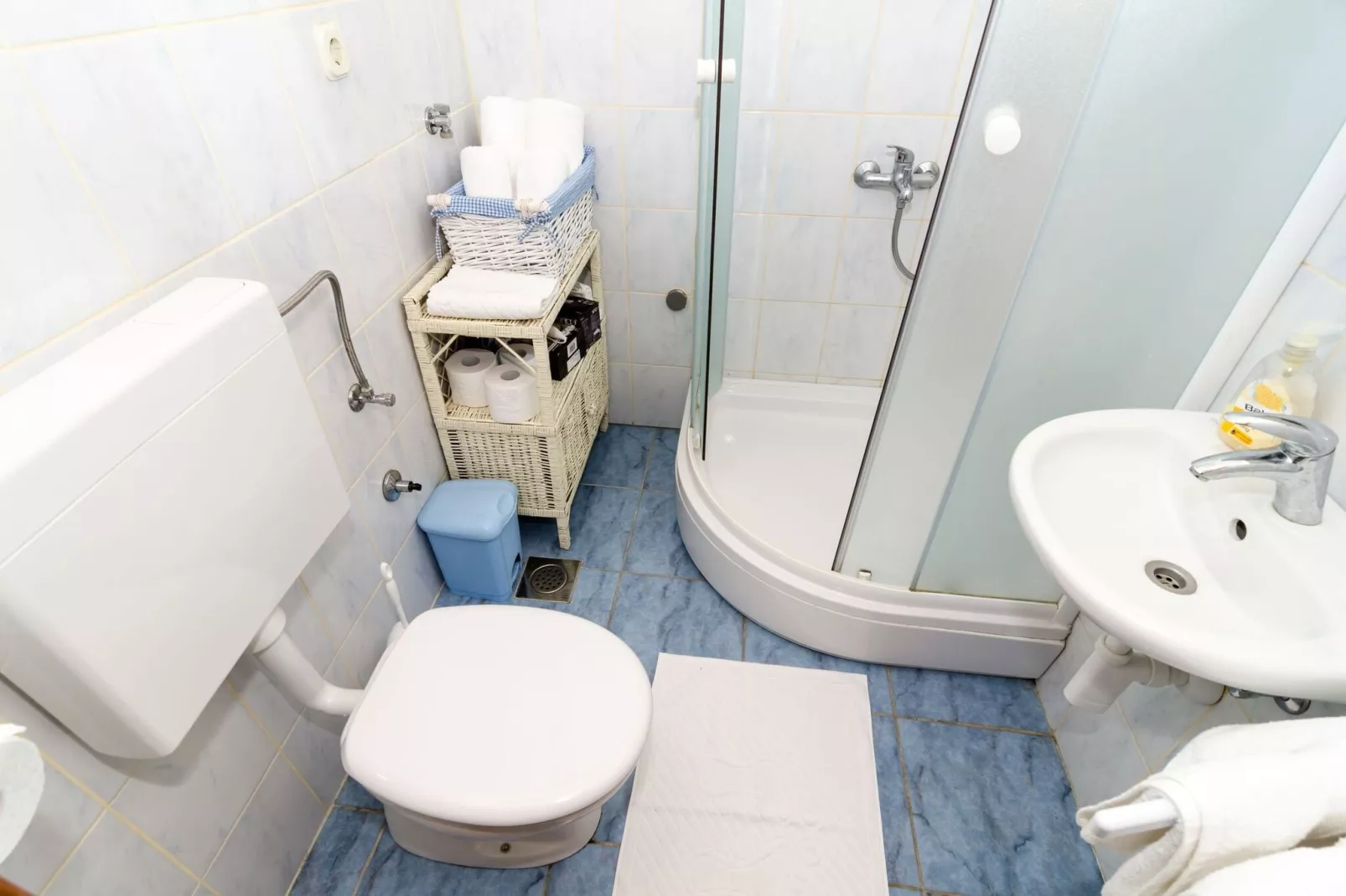 Apartment Taura -  Studio Apartment with Balcony and Old City View-Badezimmer