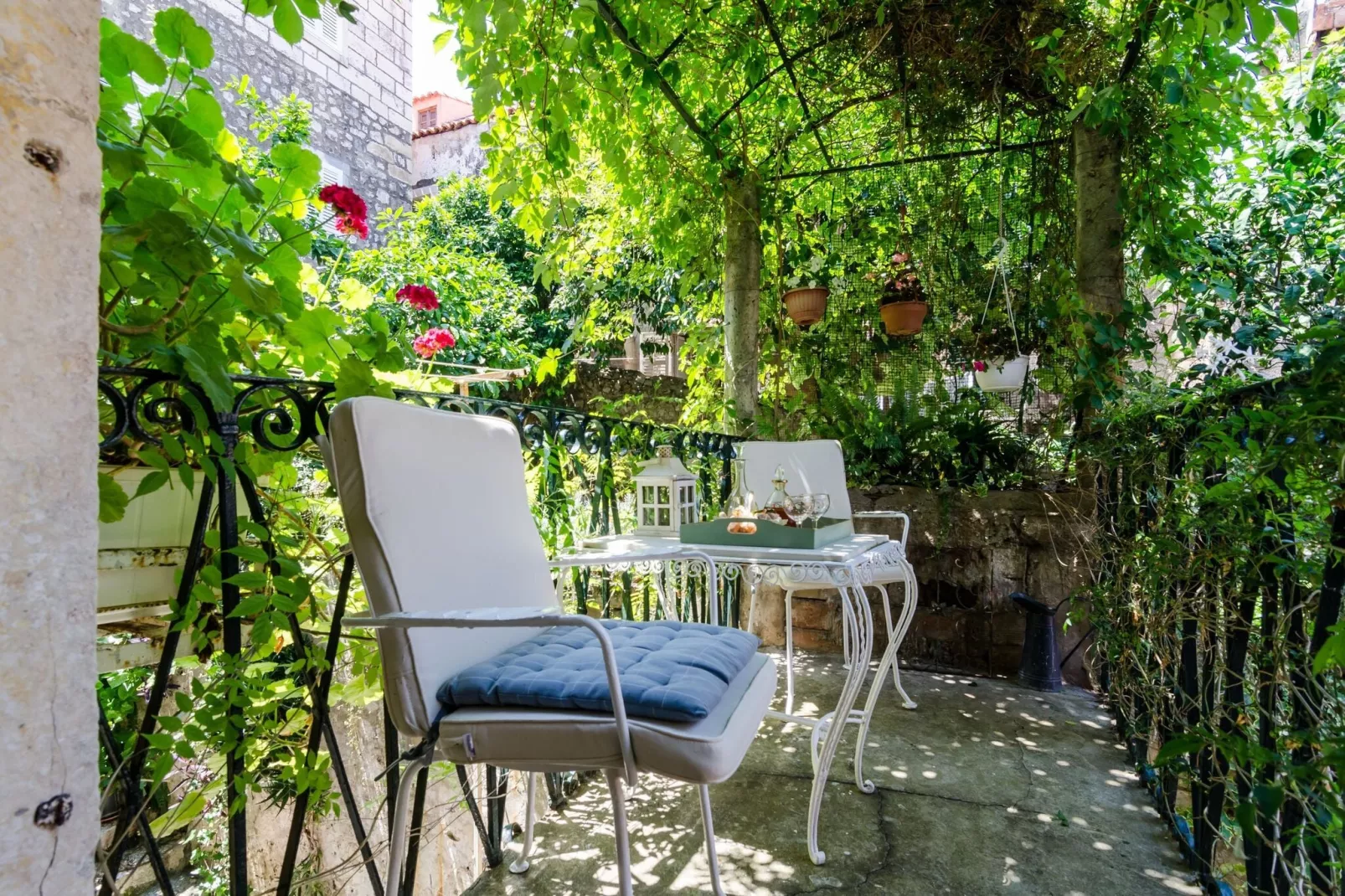Apartment Taura -  Studio Apartment with Balcony and Old City View-Terrassenbalkon