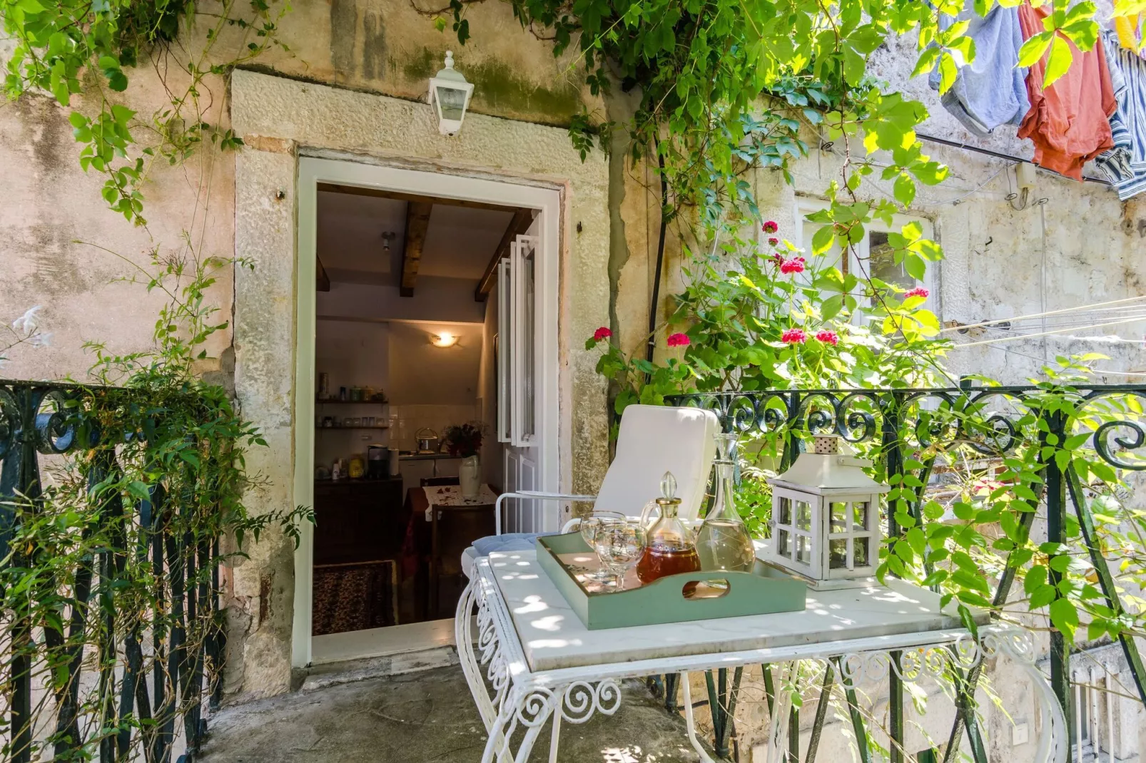 Apartment Taura -  Studio Apartment with Balcony and Old City View-Terrassenbalkon