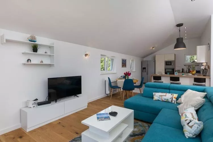 Apartment Green Oase - Three Bedroom Apartment with Balcony (A4+1)-Living room