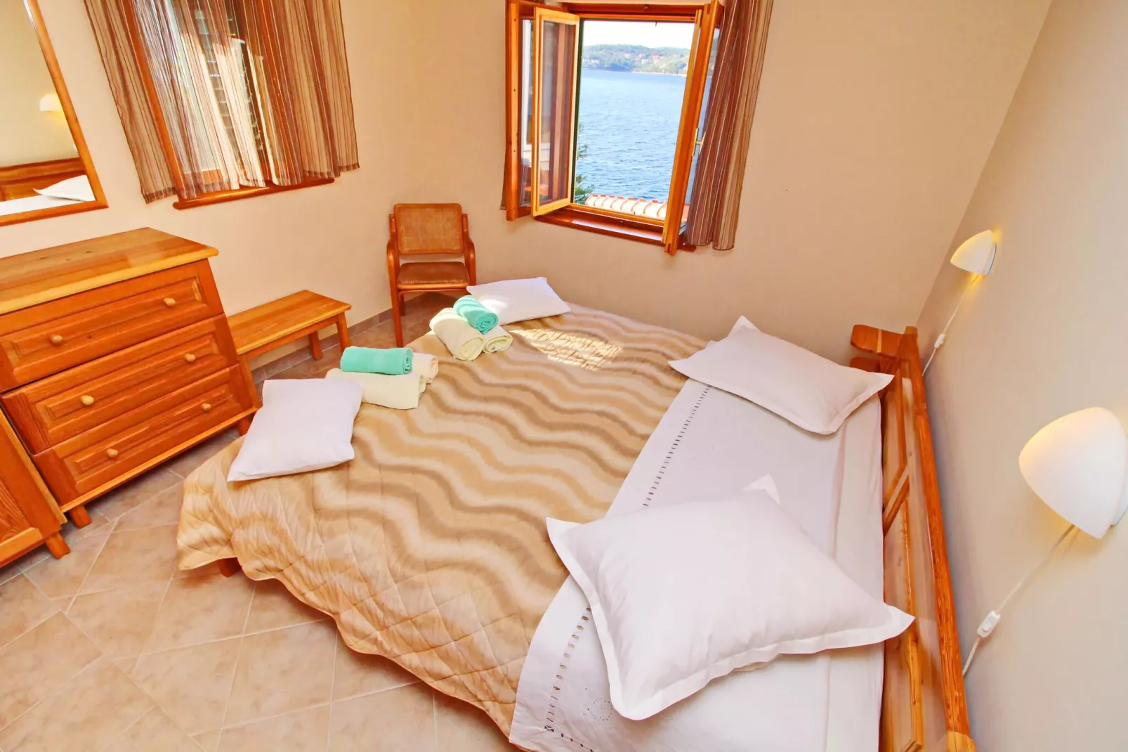 Holiday Home Katica - One Bedroom Holiday Home with Terrace and Sea View-Schlafzimmer