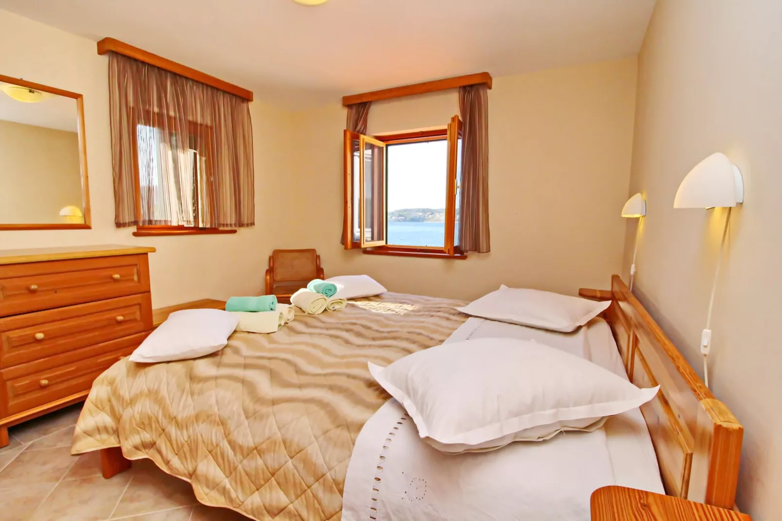 Holiday Home Katica - One Bedroom Holiday Home with Terrace and Sea View-Schlafzimmer