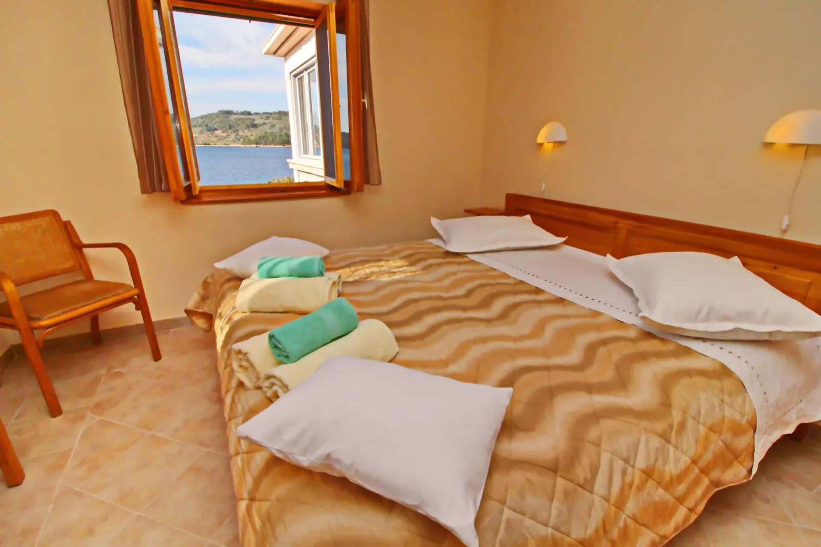 Holiday Home Katica - One Bedroom Holiday Home with Terrace and Sea View-Schlafzimmer