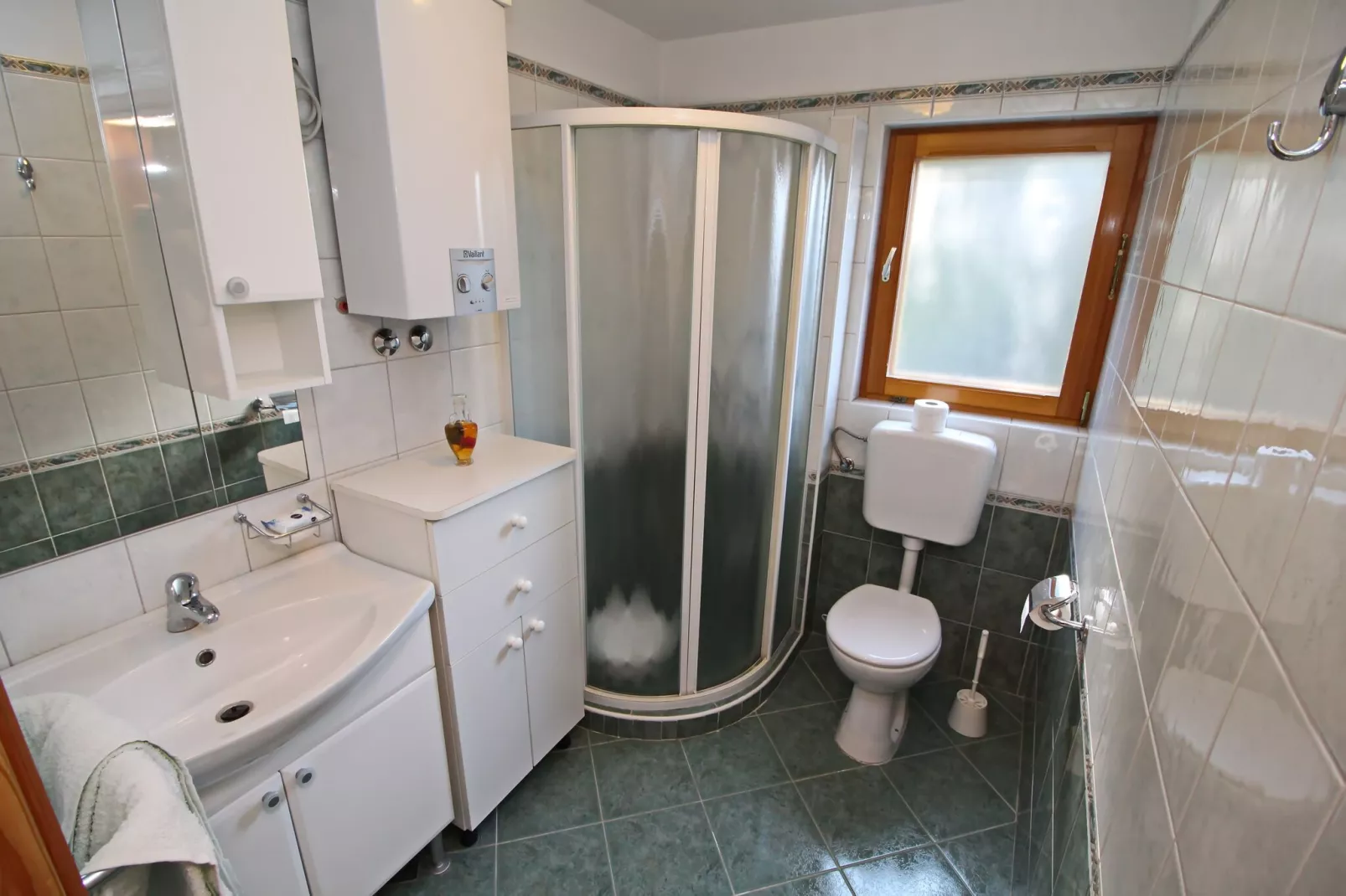 Holiday Home Katica - One Bedroom Holiday Home with Terrace and Sea View-Badezimmer