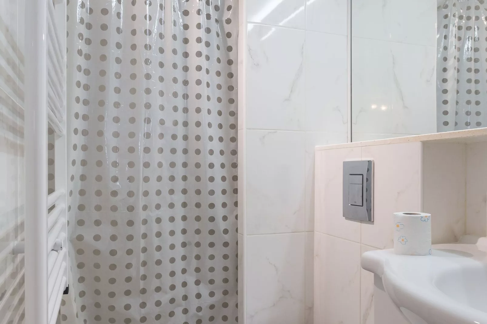 Studio Adriatic View - Studio Apartment with Sea View-Bathroom